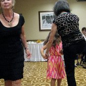    Amazing one-legged dancer