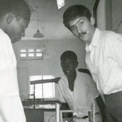 Earl and students build telescope